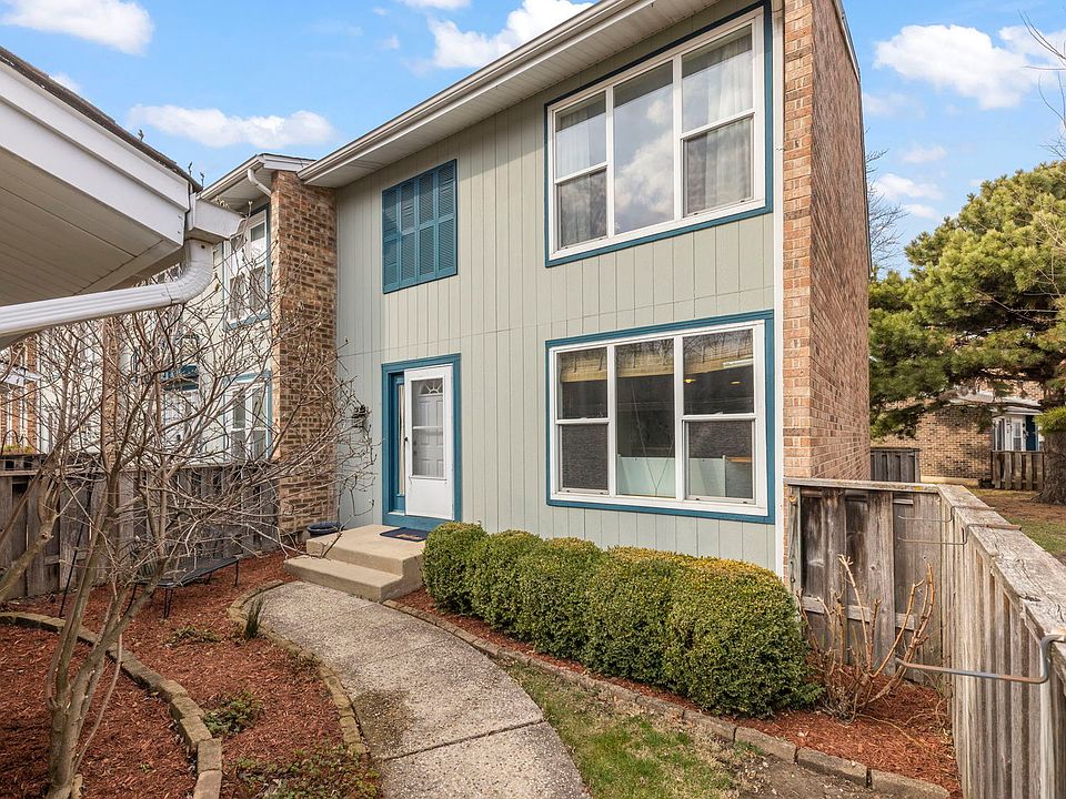 1st image of 235 Oakwood Ln