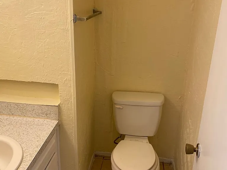 439 Valley Park Dr — Photo 10
