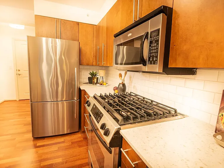 124 Bellevue Ave E #200 — Photo 2