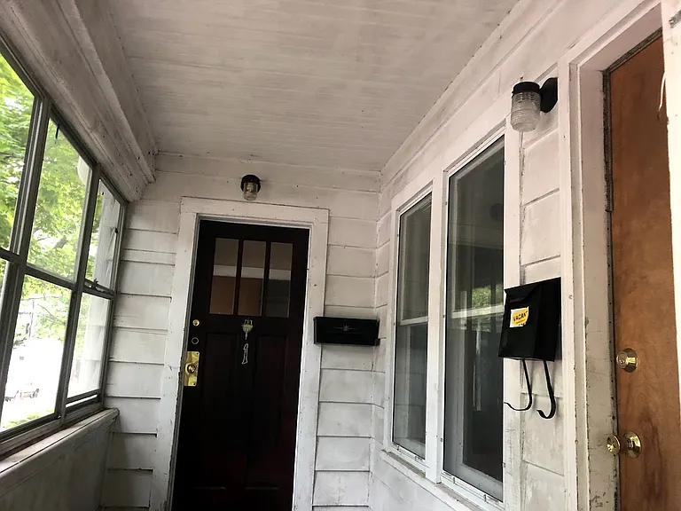 719 Pioneer St — Photo 2