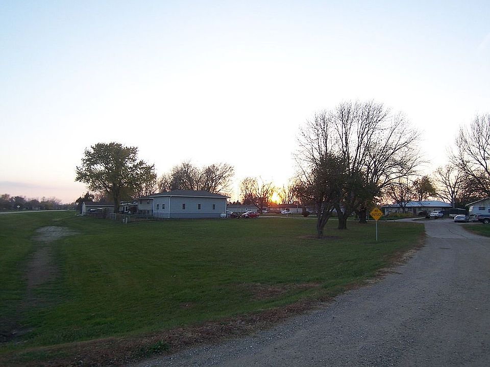 1st image of 26 Lakeview Ln