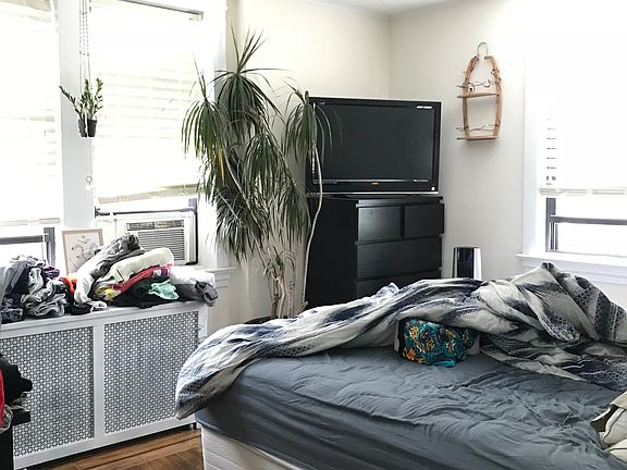 3rd image of 2620 Ditmars Blvd