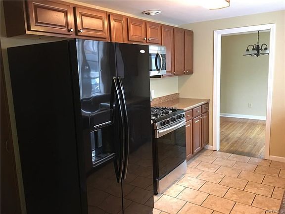 4th image of 2517 Wehrle Dr