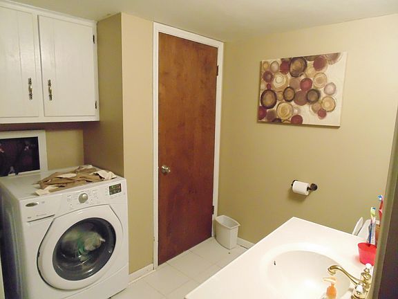 Downstairs bathroom 