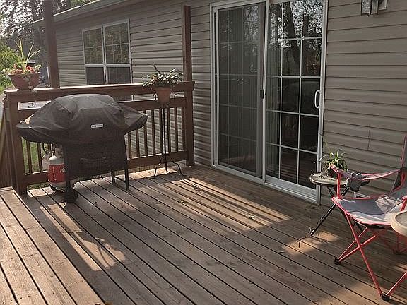 Back deck, sliding doors to dining