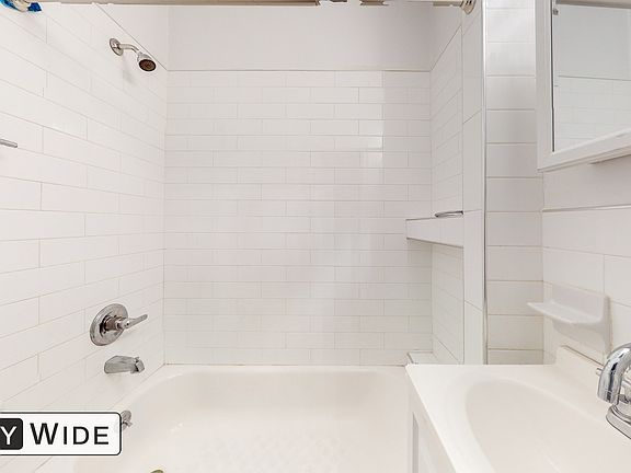4th image of 1073 1st Ave #25