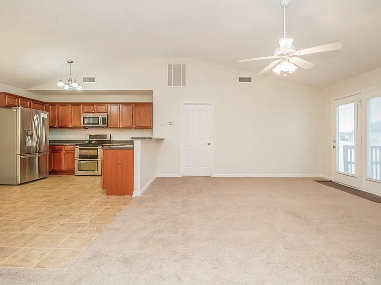2116 Cason Trl — Photo 3