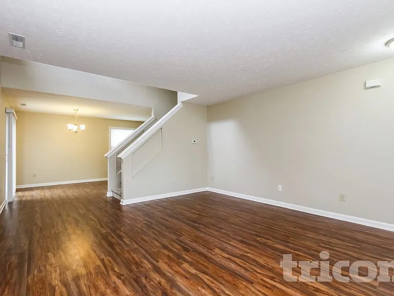 607 Mountain Pine Dr — Photo 5