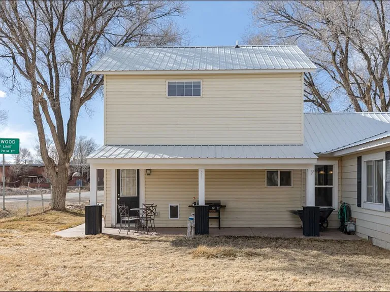 1905 Grand Ave — Photo 20