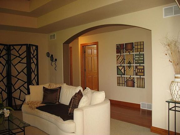 4th image of 493 Whispering Springs Dr