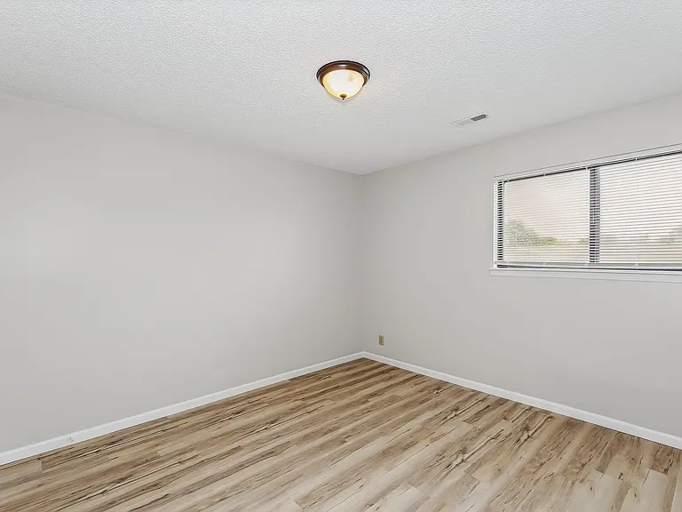 North Ridge Apartments — Photo 5