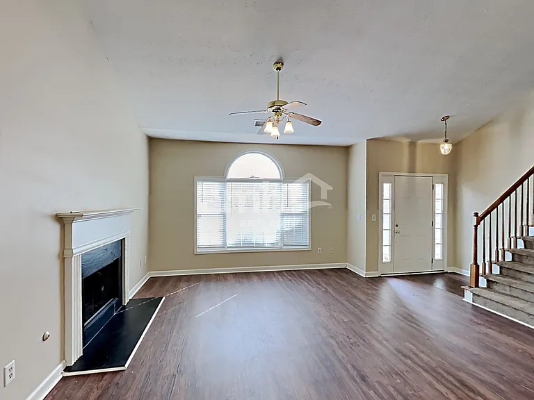 4865 Lake Park Ln — Photo 4