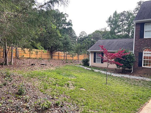 2nd image of 172 Kingston Dr