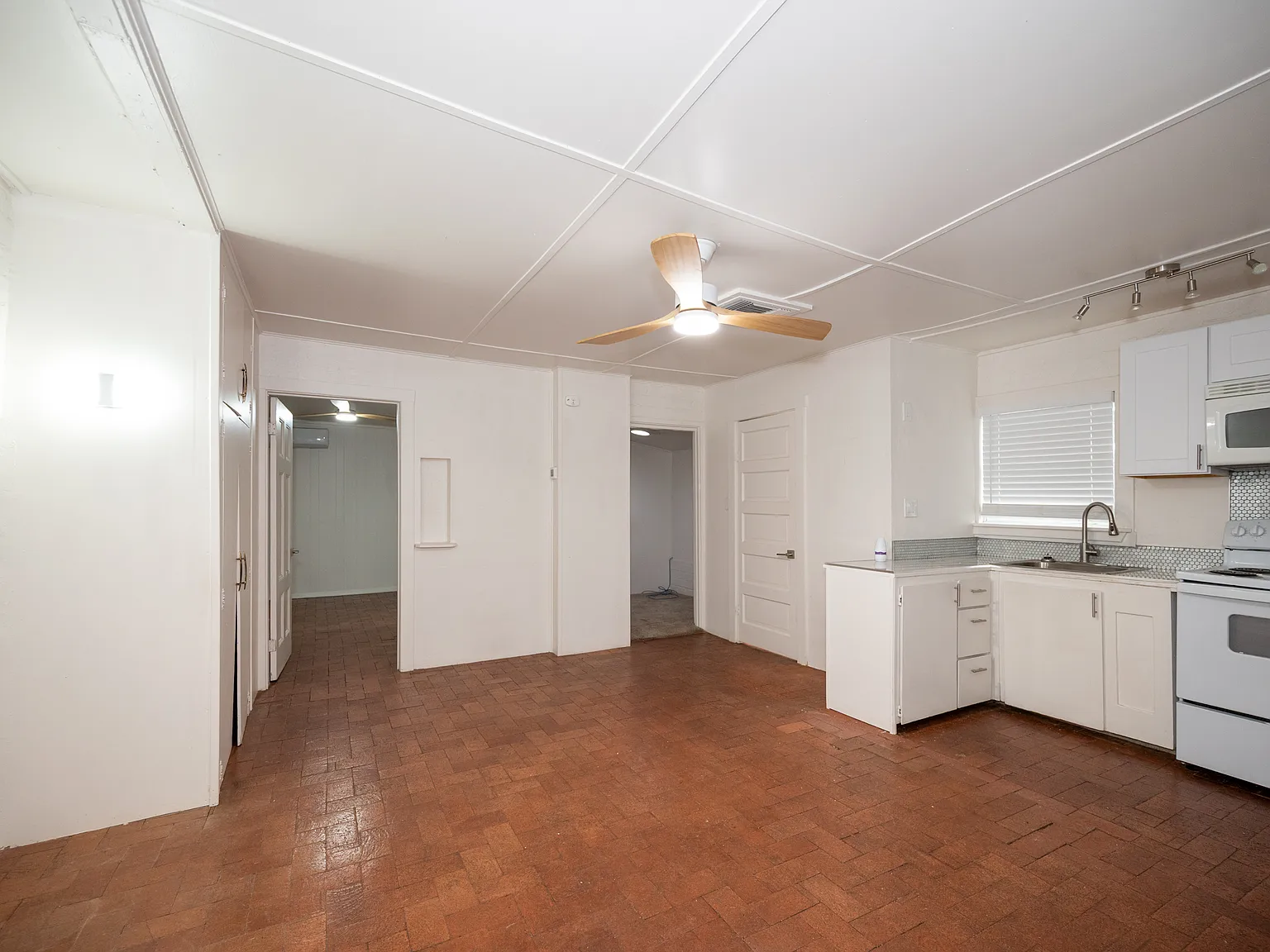 1 bed, 668 sqft, $1,150 — Photo 2