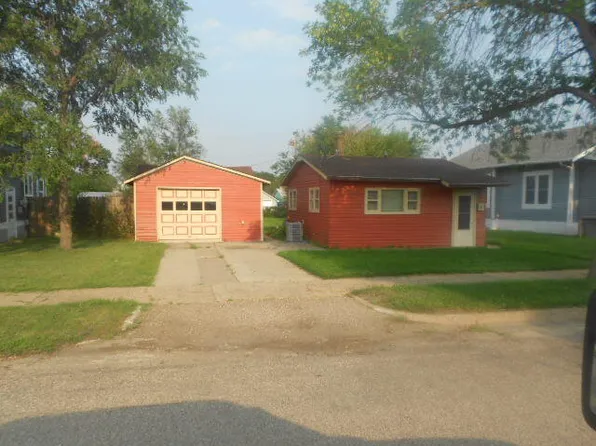 318 4th Ave E, Mobridge, SD 57601