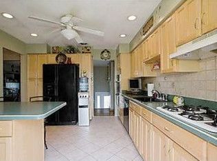 17 Mitchell Dr, Toms River, NJ 08755