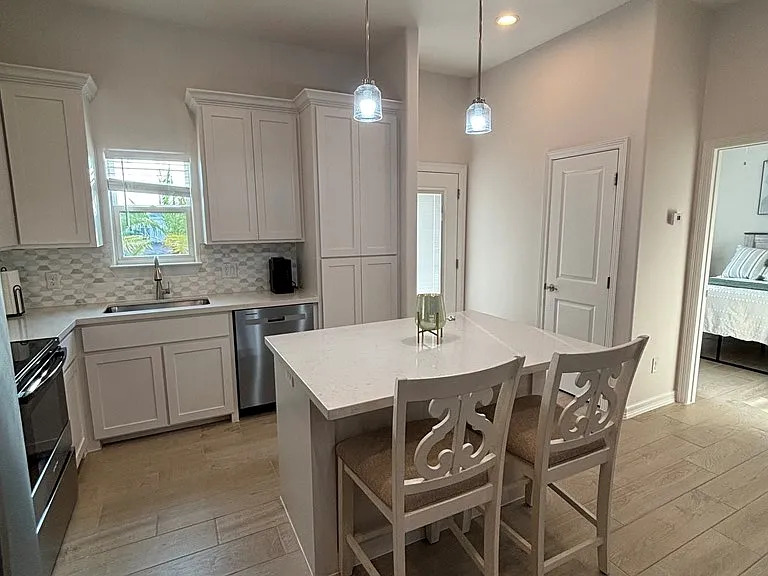 13 N Bay Hill Dr — Photo 5