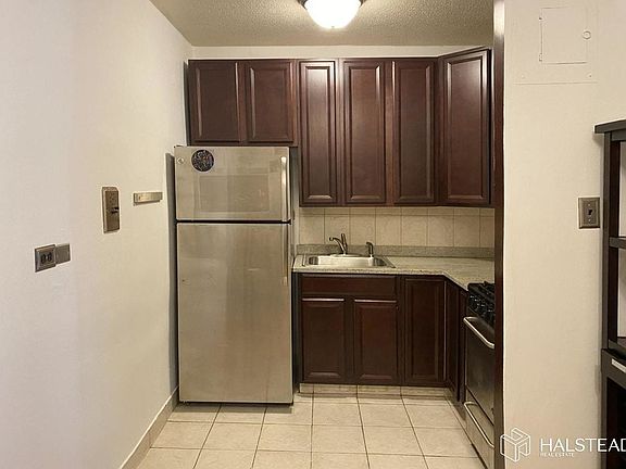 5th image of 300 E 40th St APT 9A