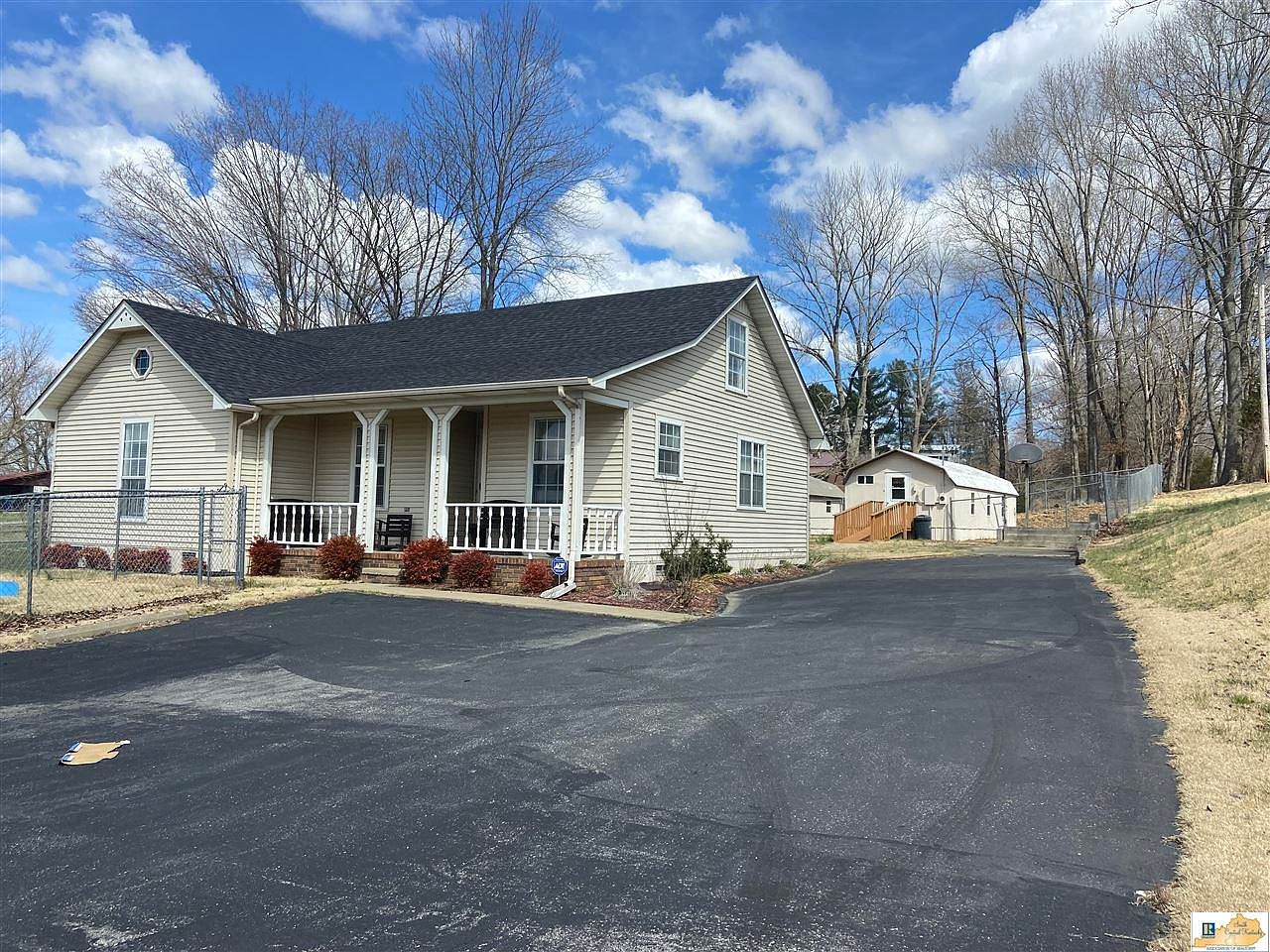 716 W Stockton St, Edmonton, KY 42129 Zillow