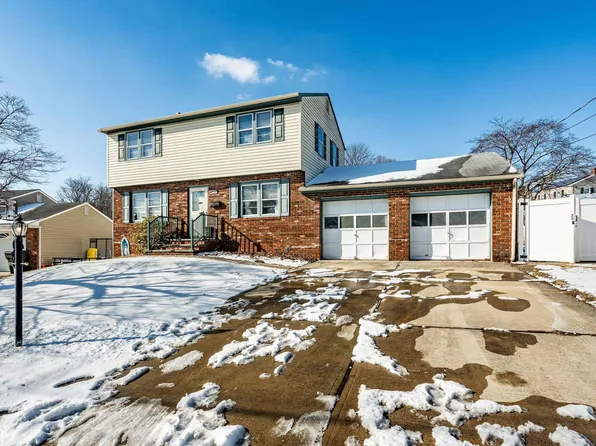 6 Black Pine Dr, Hamilton, NJ 08610