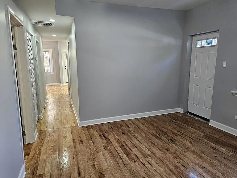 2500 W Pershing Rd #1R — Photo 13