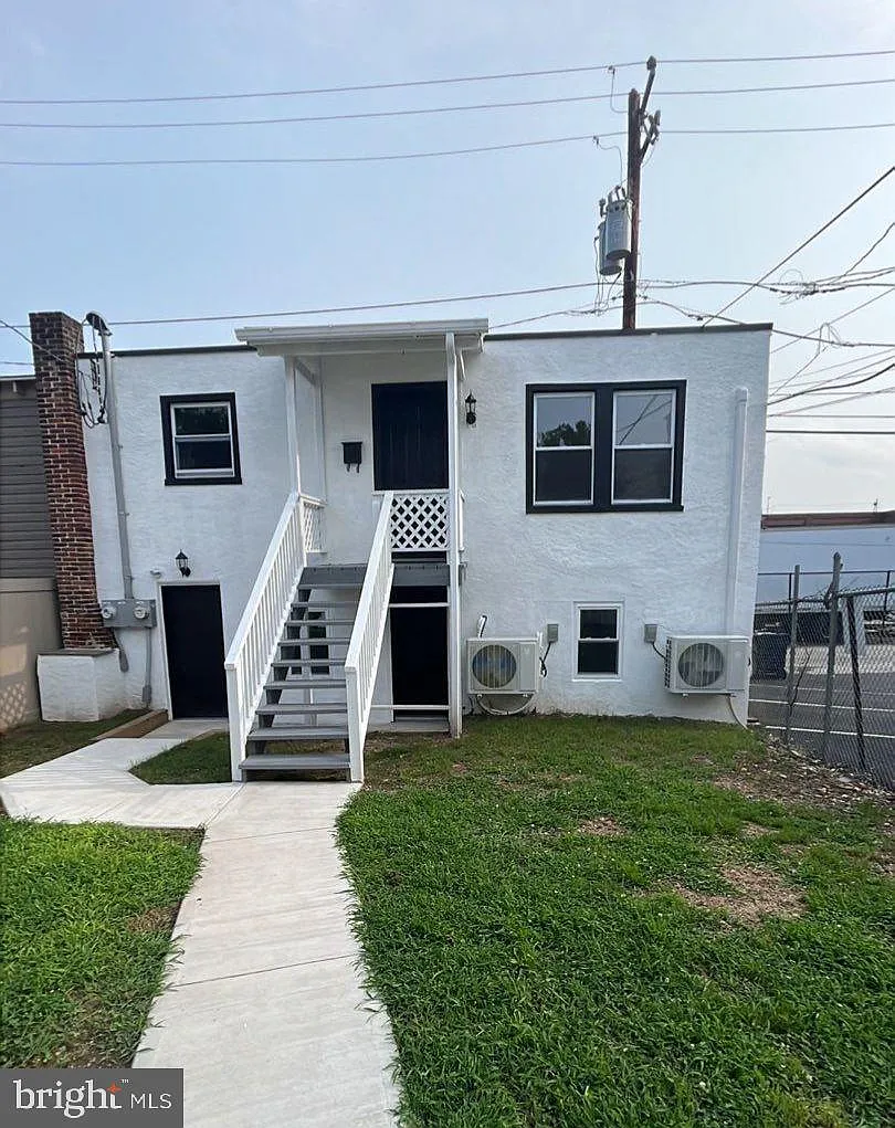 2 bed, 750 sqft, $1,595 — Photo 1
