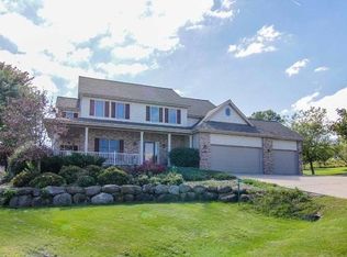 7473 Ellington Ct, Middleton, WI 53562