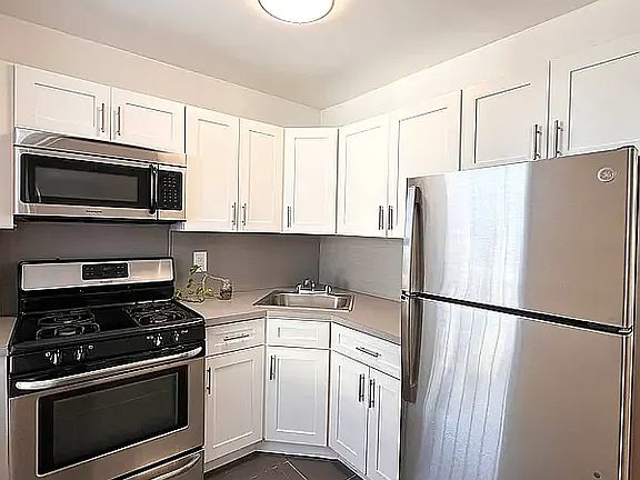 3rd image of 13921 85th Dr APT 5C