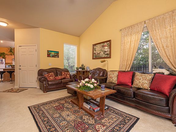 4th image of 5609 Churchill Green Dr