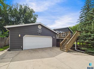 511 Cliff Ave, Valley Springs, SD 57068