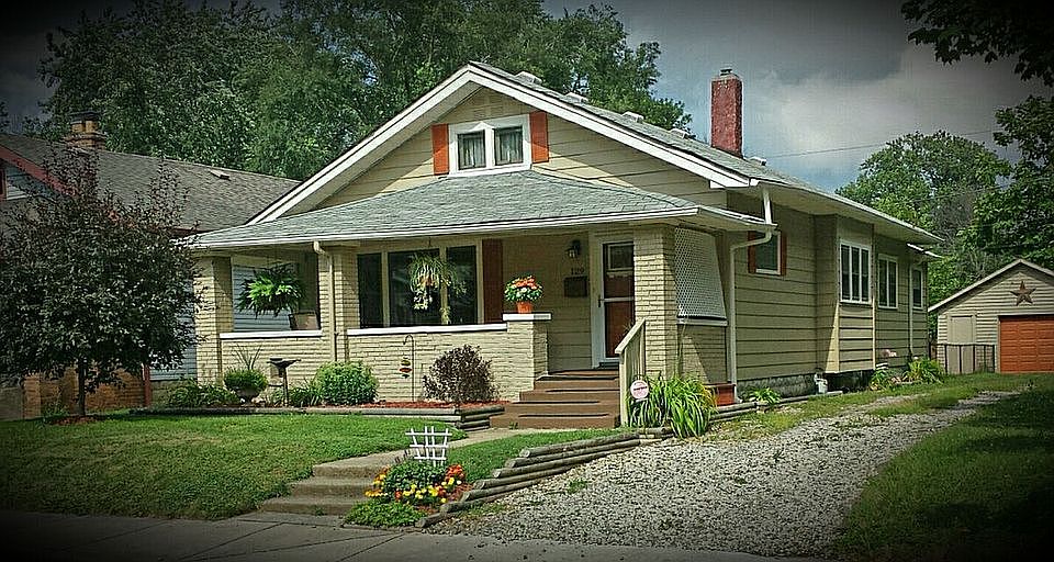 1st image of 129 S Gladstone Ave