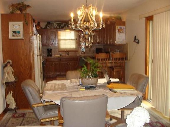 5th image of 715 Lake Ct
