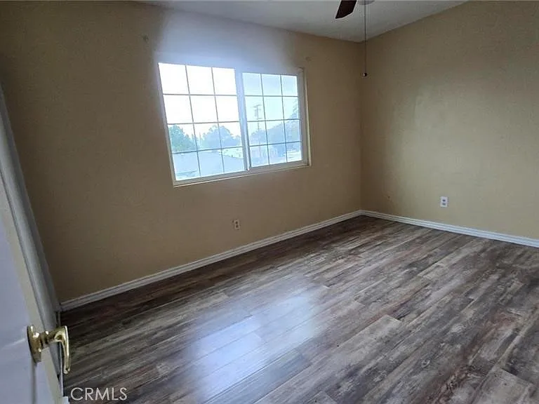 308 N Millard Ave #314 — Photo 9