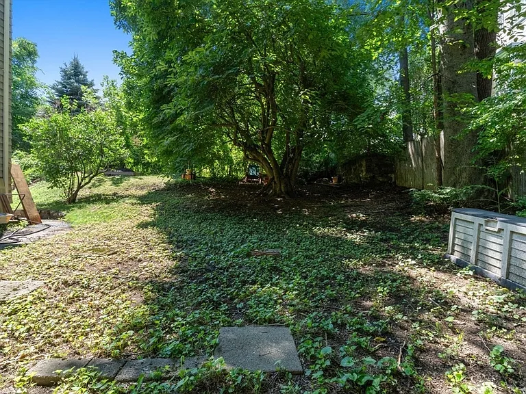 7 Burr St #1 — Photo 35