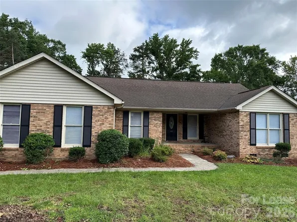 413 Parallel Dr, Harrisburg, NC 28075