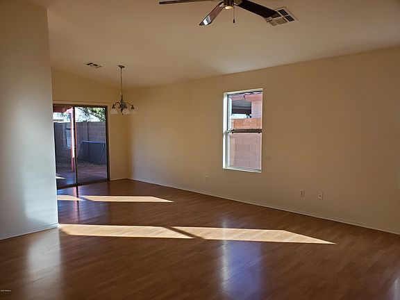 3rd image of 713 S Parkwood