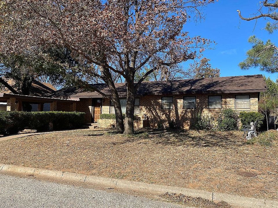 1st image of 806 SE 5th St