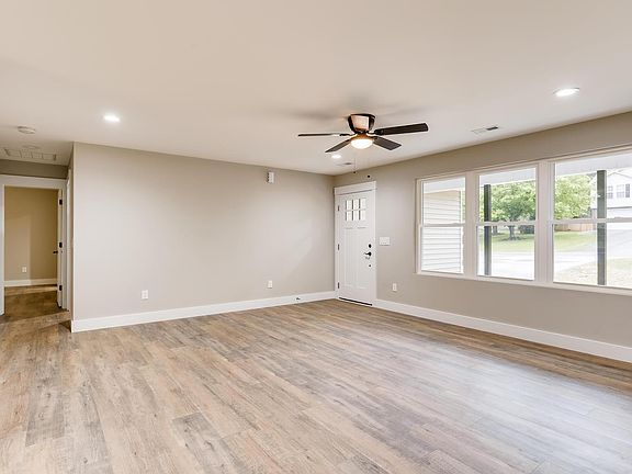 3rd image of 705 Berkshire Dr