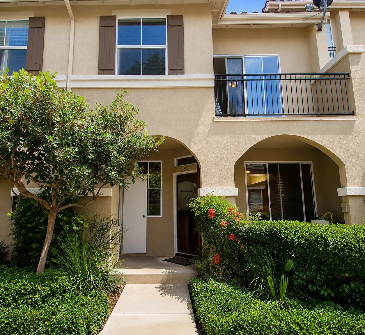 2 bed, 2.5 bath, 1183 sqft, $3,695 — Photo 1
