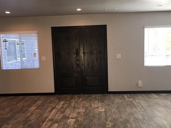 4th image of 7846 Vicky Ave