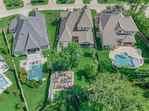 238 Bronze View Dr, Montgomery, TX 77316