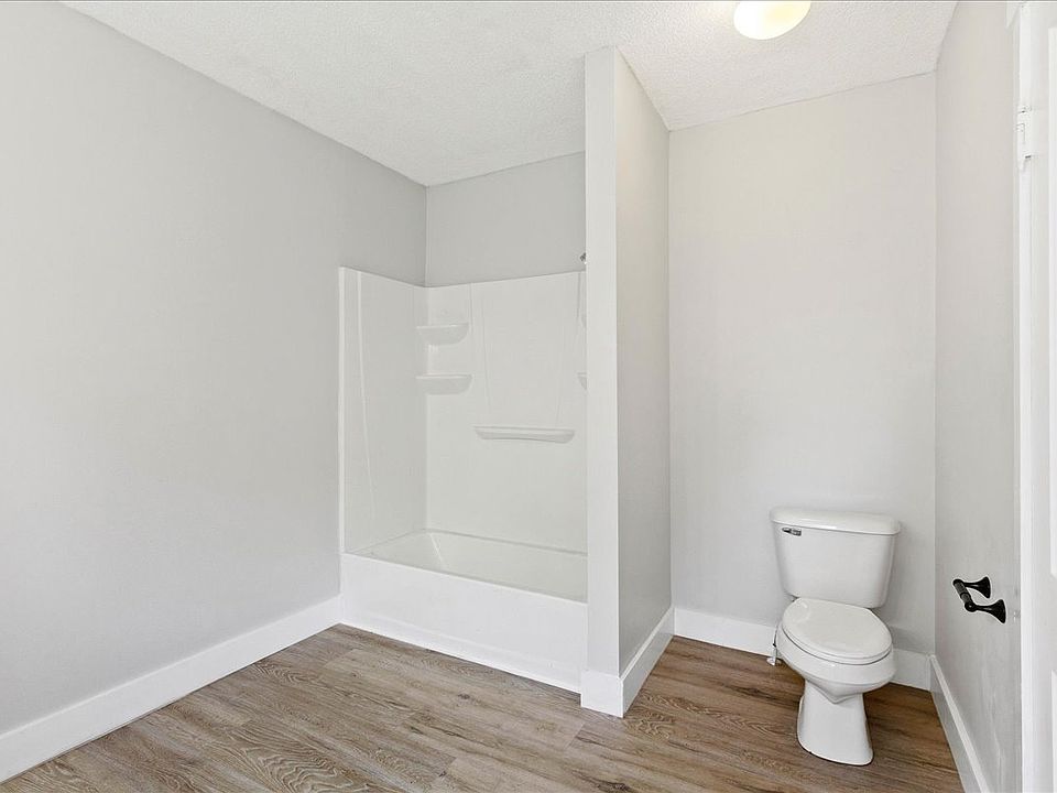 1st image of 533 S Main St