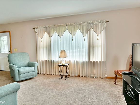 4th image of 2344 Anna Ave NW
