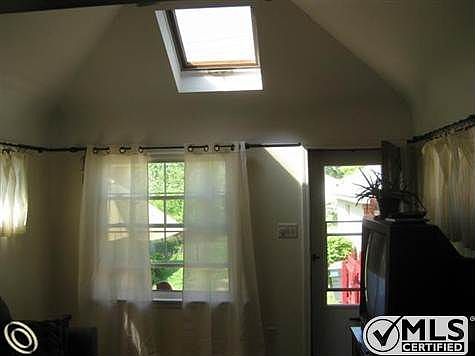 1720 Hampton 013 (Small) (2).jpg