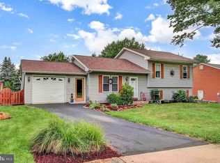 3330 Taunton Dr, York, PA 17402