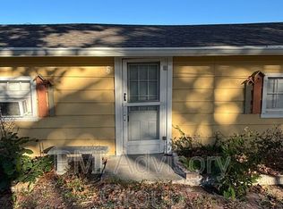308 Chestnut St APT 6, Silver Lake, KS 66539