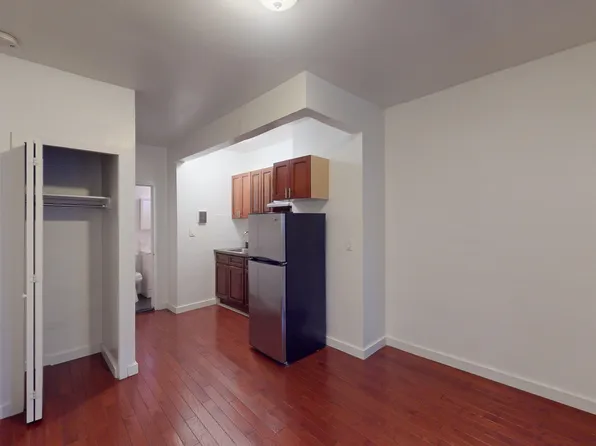 538 West 47th Street image 4 of 5