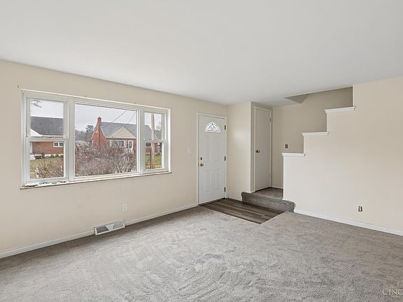 4th image of 7122 Bluecrest Dr