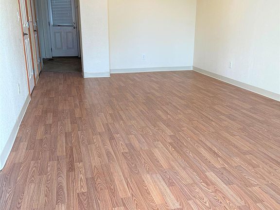 2nd image of 31 W 6th St Suite B