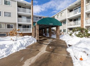 1601 N Innsbruck Dr APT 101, Fridley, MN 55432